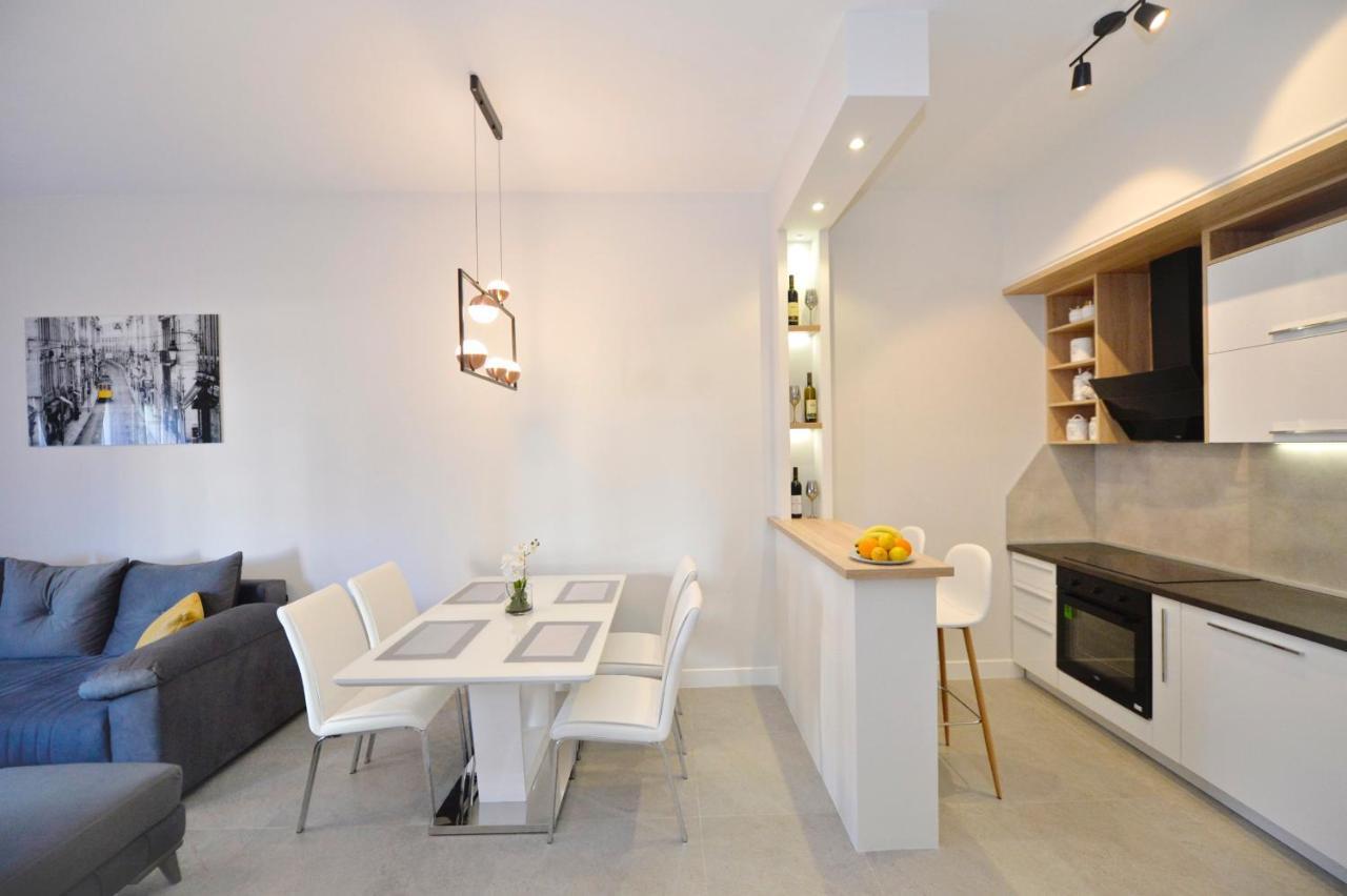 Seka Apartmani Tivat Exterior foto